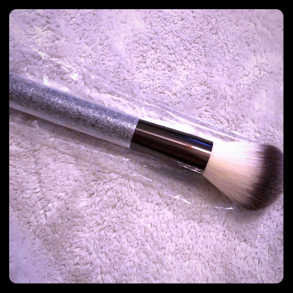 Hourglass brush #1